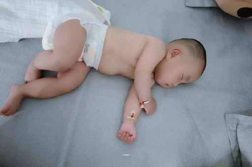 济南怀孕多久会显肚子
